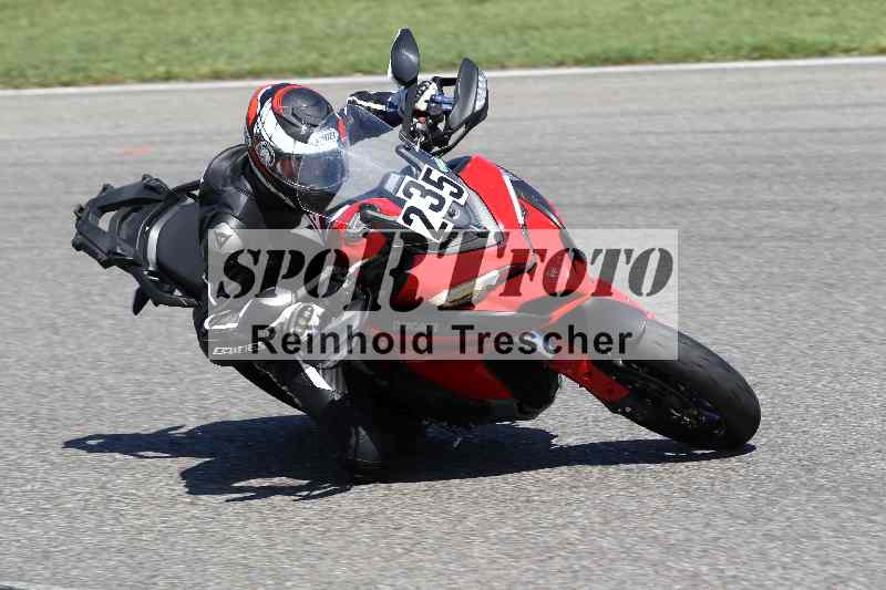 Archiv-2025/43 08.08.2025 Discover the Bike ADR/Bike 1 gruen/235